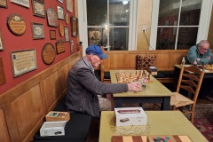 Ton-van-der-Breggen-l-speelt-tegen-Conny-Komen-10-03-2026