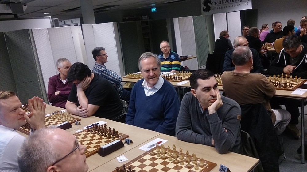 Middelste rij vlnr: Freek Schouten, Remco van Vaalen, Johan Went en Arjon Severijnen op 11-04-2018